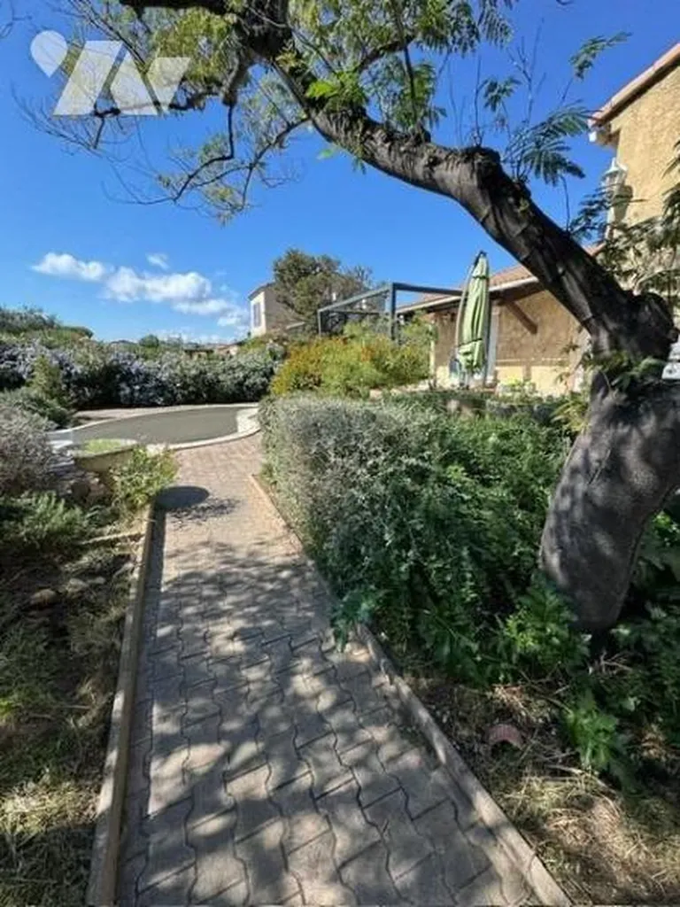 Achat maison 4 pièces avec piscine, 3 chambres et jardin exposé Sud à Berre-L’Étang (13)