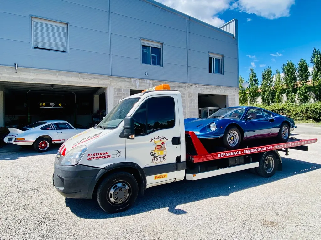 depannage voiture de collection marseille Ferrari Dino à Marseille 