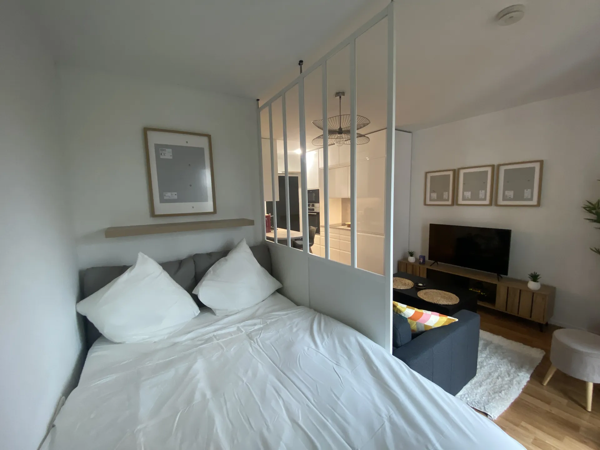 Chambre partie nuit studio à louer à moins de 500 mètres de la gare