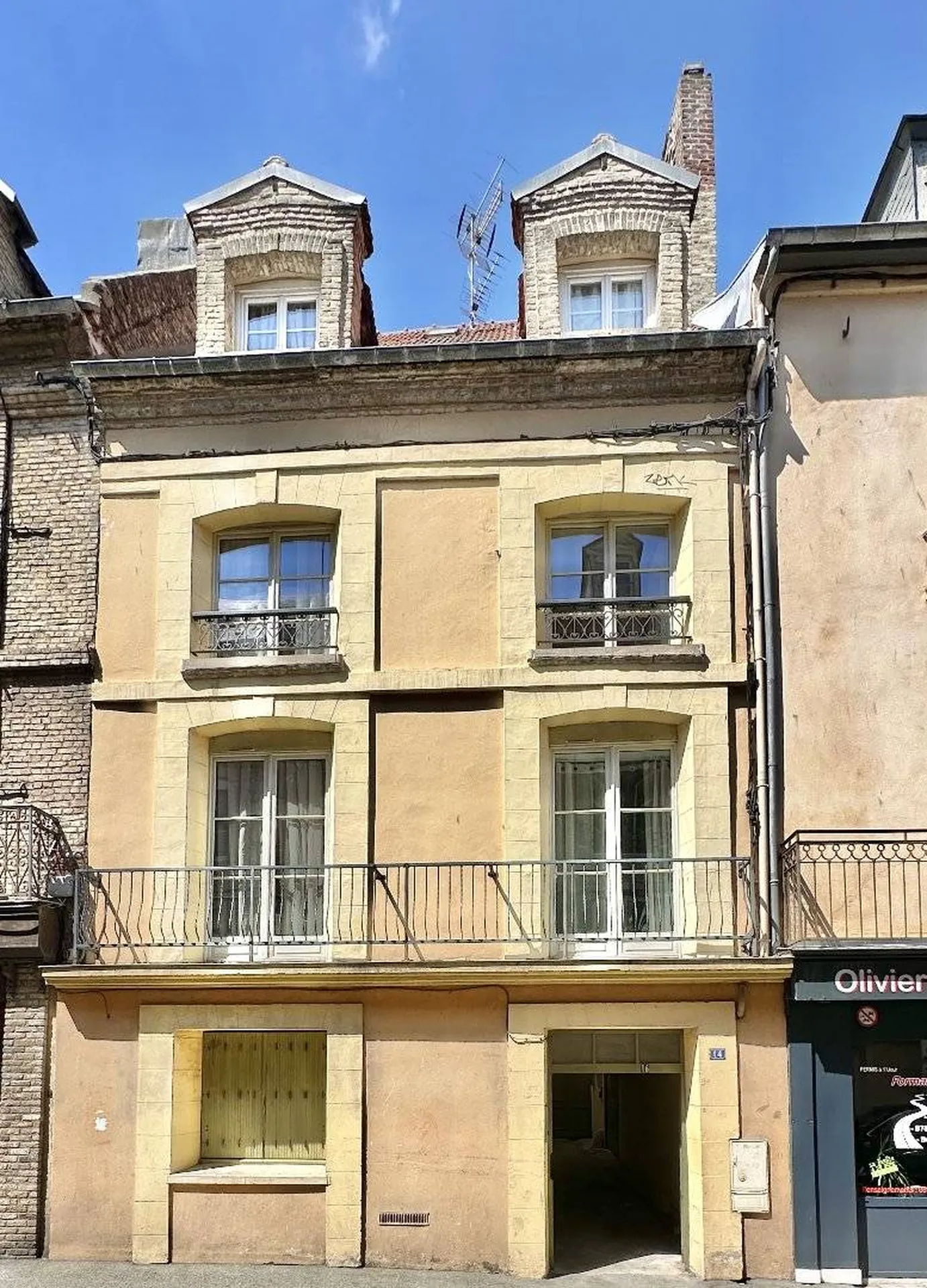 Appartement situé au 2ème étage, meublé de 64.43m² en Duplex en centre ville de Dieppe, Normandie, 76.