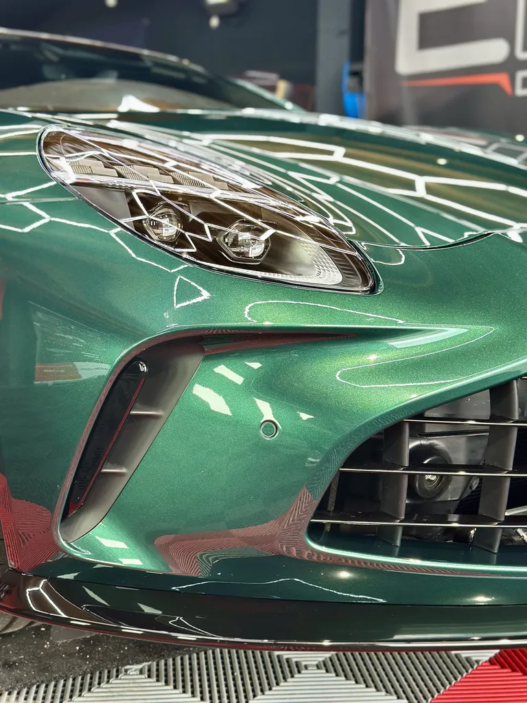 protection carrosserie PPF traitement céramique sur Aston martin Vantage Lyon 