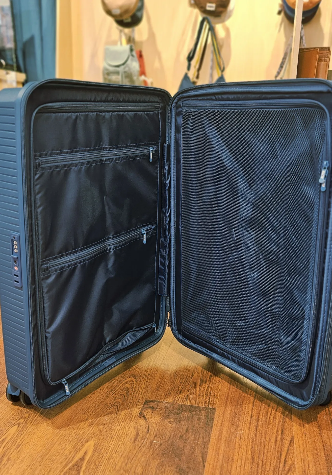 Valises rigides ELITE disponible chez Evasion Eu 