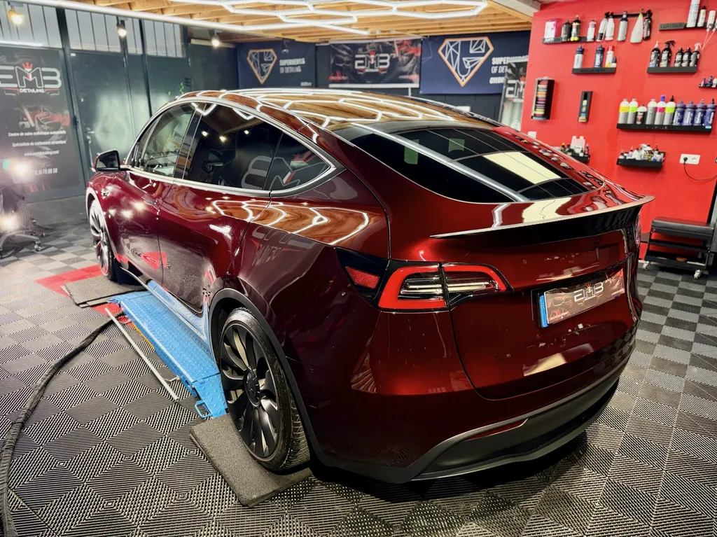 Protection céramique Tesla Model Y à Vaugneray – Sublimer et préserver votre SUV électrique près de Lyon