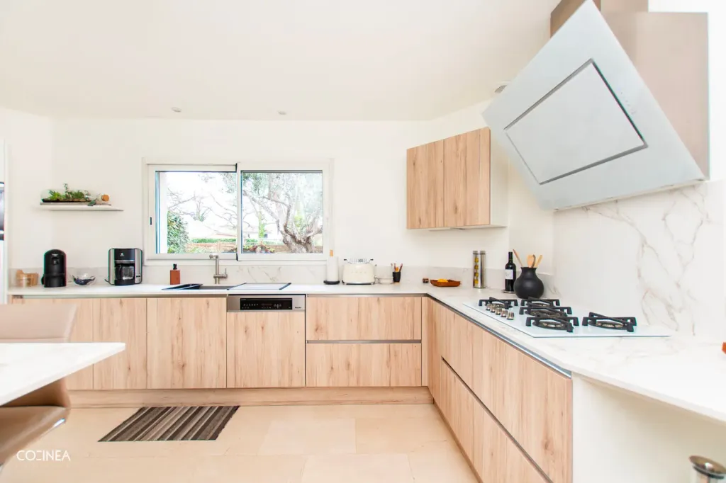 CHÊNE SABLE ET DEKTON ENTZO