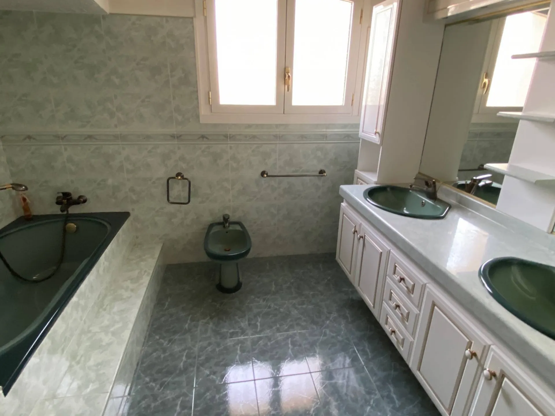 ceyreste a vendre maison vue mer et colline