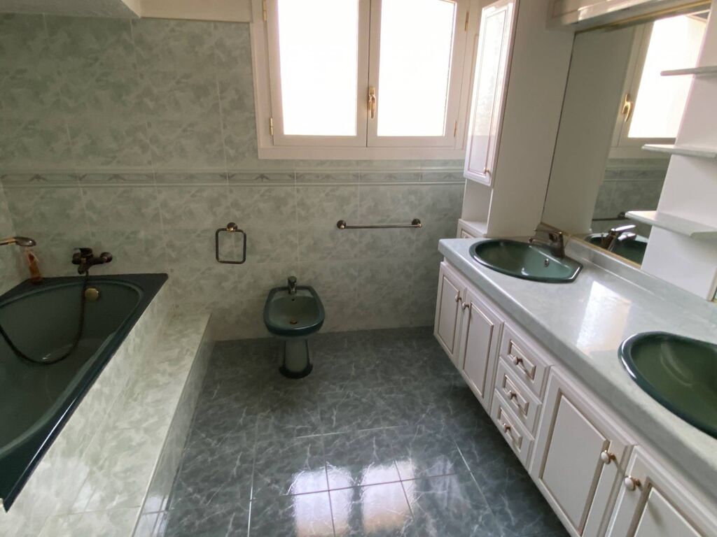 ceyreste a vendre maison vue mer et colline