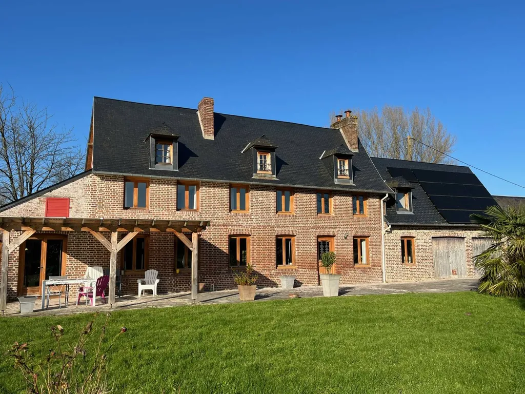 Superbe propriété à vendre à Jumièges - 6499m² de jardin en bord de Seine - Rare à la vente !