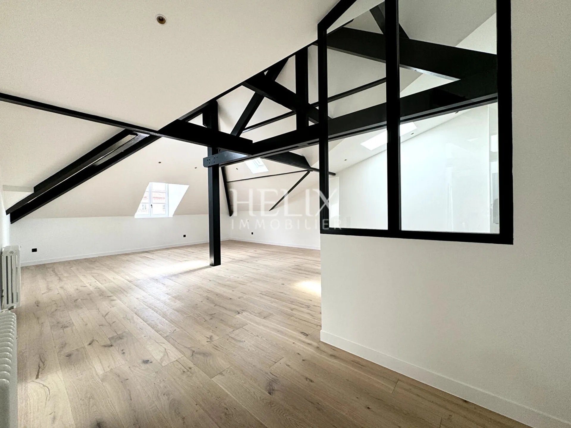 A vendre appartement 104,60 M2 à Saint-Germain-en-Laye , RER A 10 mn.