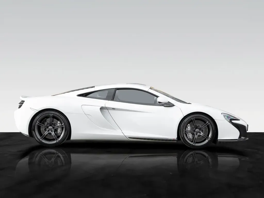 mclaren-650s-coupe-2015-profil-lateral-blanc