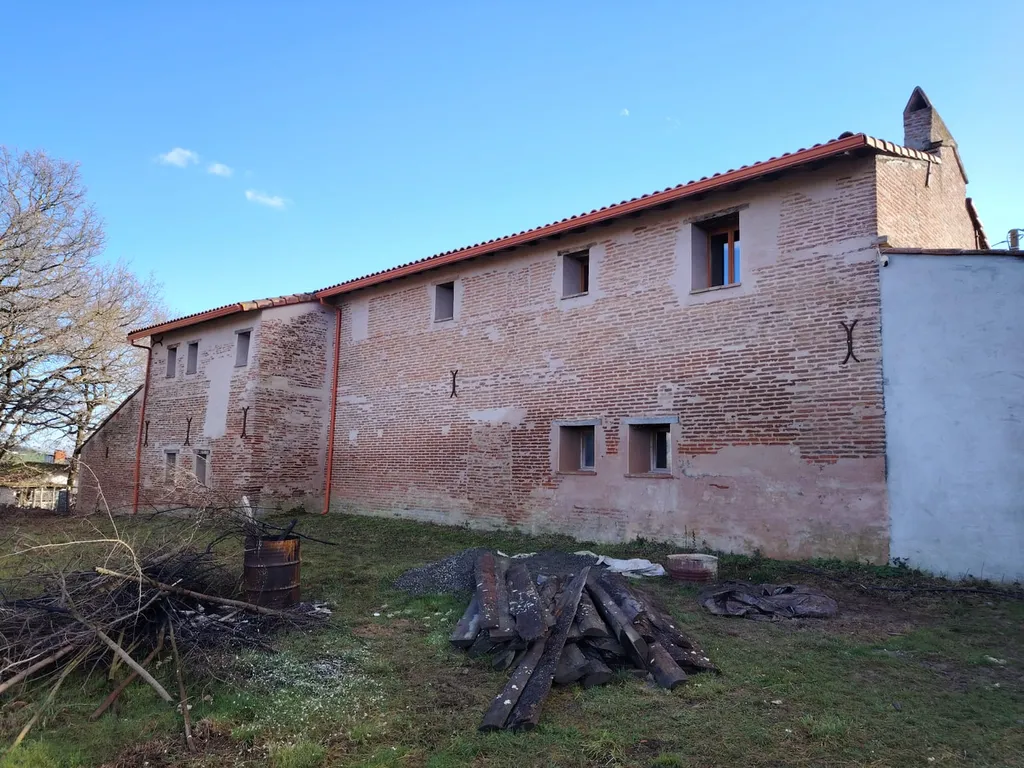 Notre zone d'activité pour ce serviceEntreprise de zinguerie Toulouse Haute-Garonne pour remplacement et rénovation de gouttières en aluminium