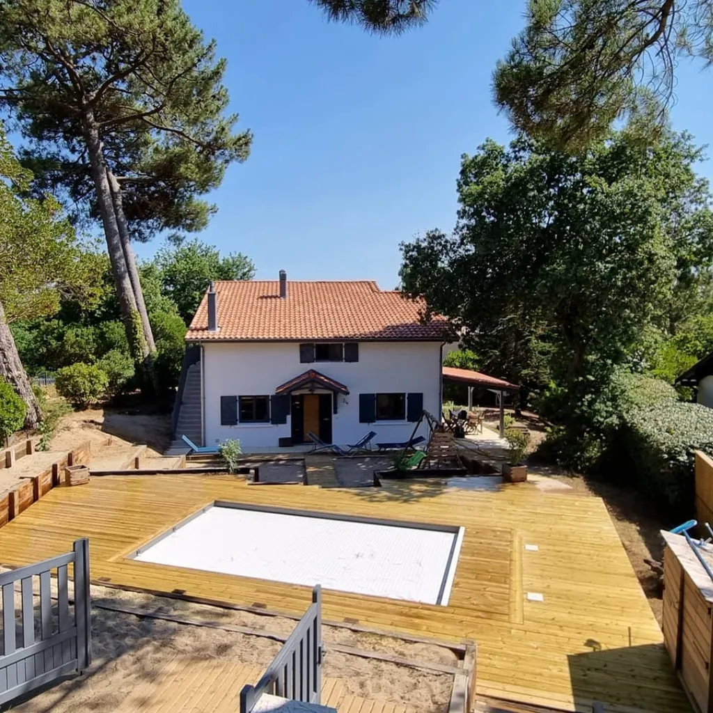 Métamorphose au Pyla : L'exceptionnel Avant/Après d'une terrasse en bois signée AS Paysages