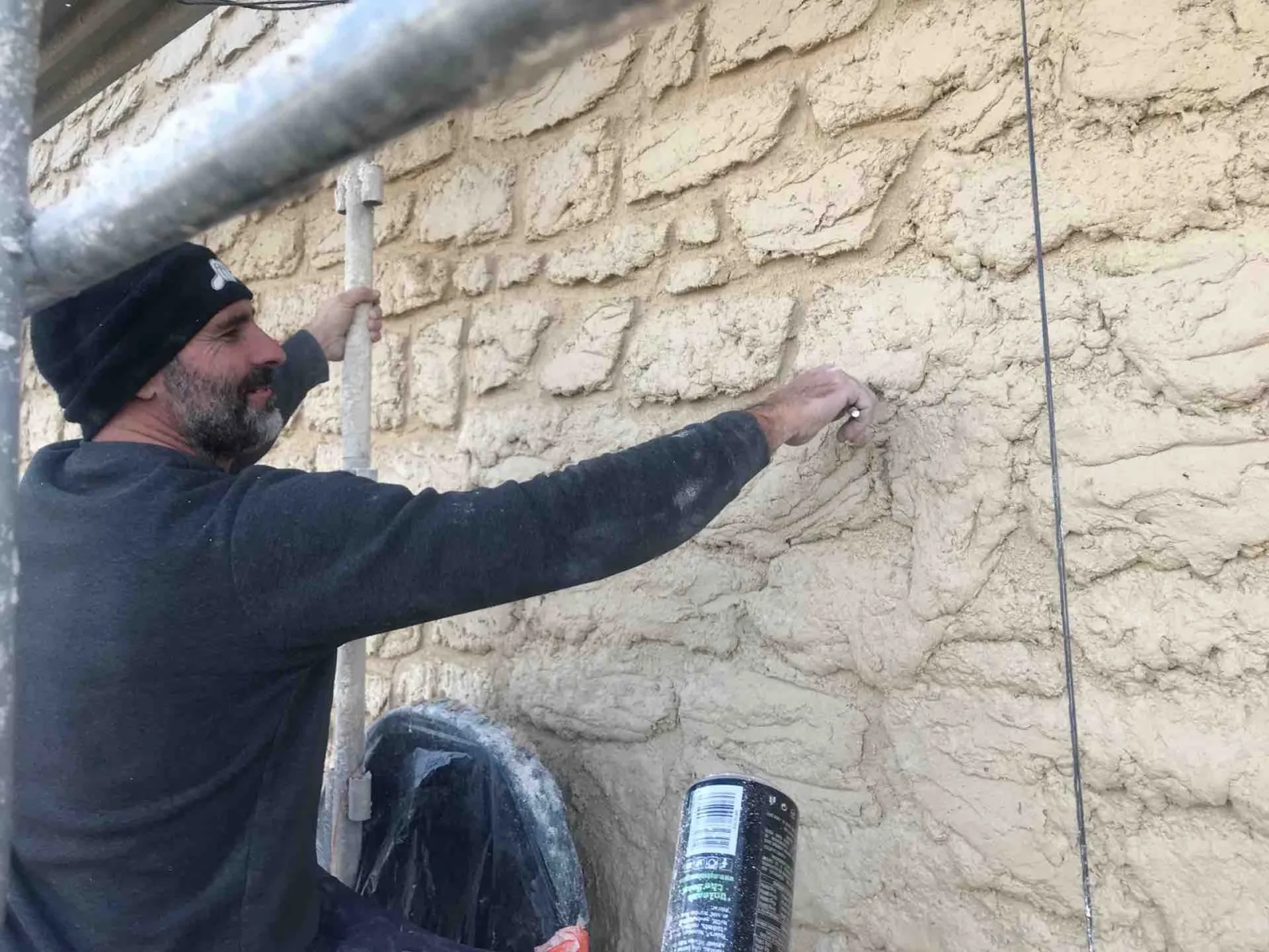 Rénovation en Pierre taillée sur ancien  Domaine viticole entre Vendres et Lespignan proche de Béziers 
