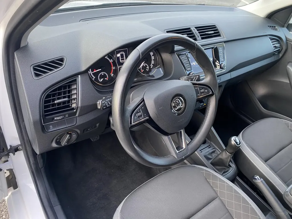 SKODA FABIA Combi occasion proche Le Havre : Break essence 95ch révisé chez Caudebec Automobiles Myauto.fr