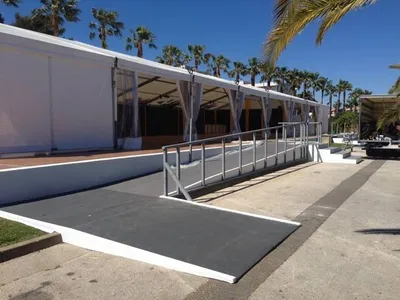 Rampes, escaliers sur mesure et habillage de plots