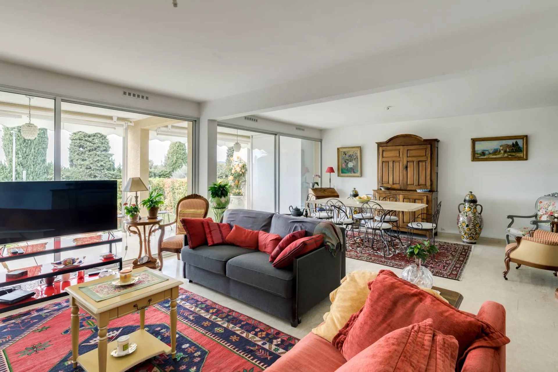 Cassis - T3 avec terrasse, jardin privatif et parking dans résidence de standing   