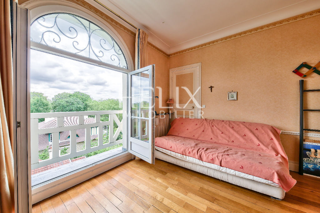 Appartement 5 pièces de 127 M² avec balcon