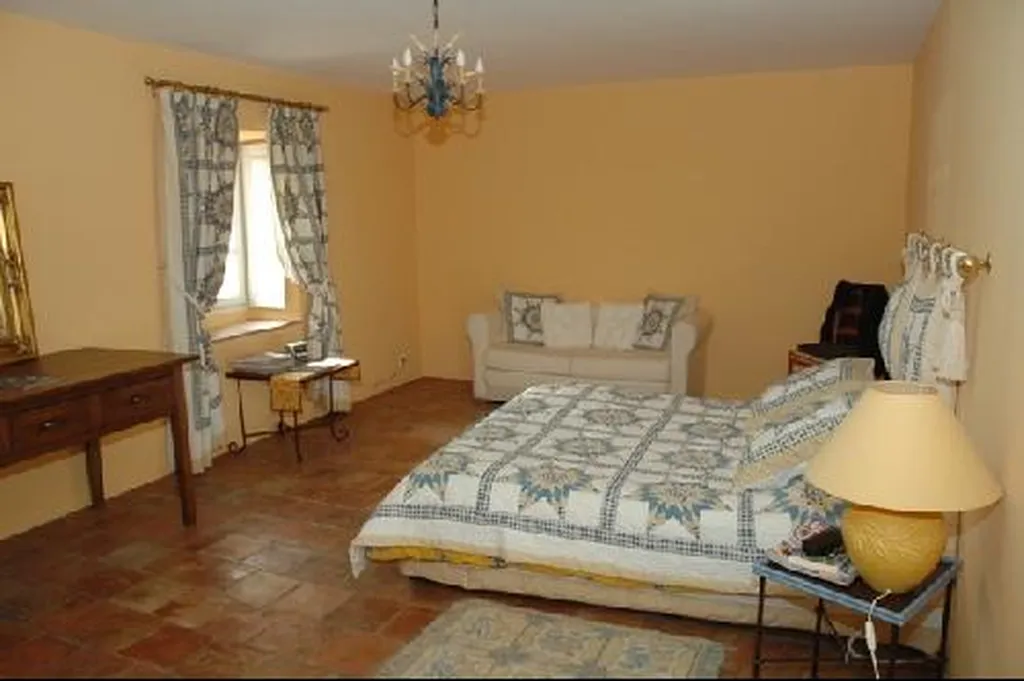 Maison proche Avignon en pierres apparentes construite à la fin du 18ème siècle