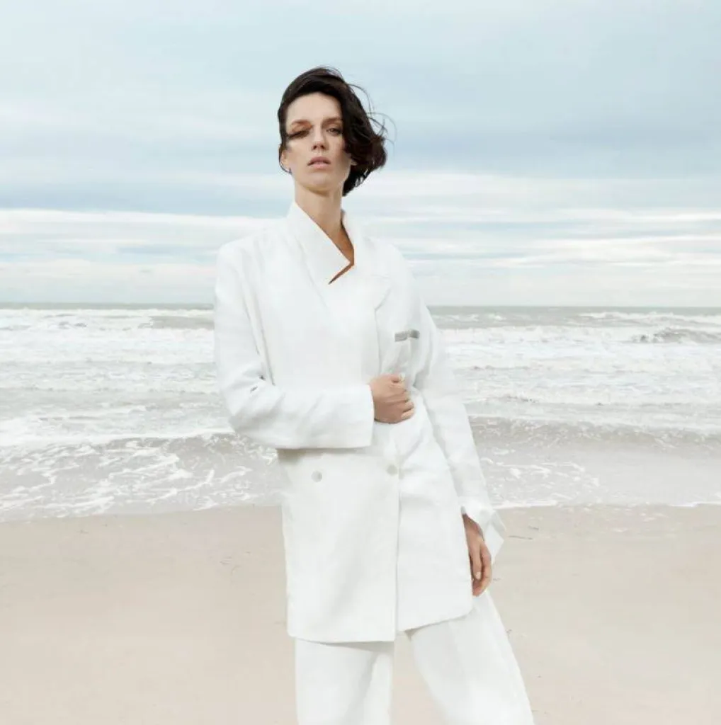 Fabiana Filippi c'est une manière d'être et celle de Fabiana Filippi est sobre et raffinée.