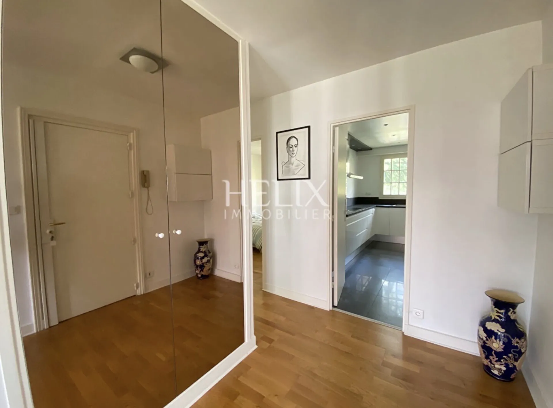 A Saint Wandrille , à 10 minutes à pied du RER A, bel appartement de 3 pièces avec balcon et hobby room, parking