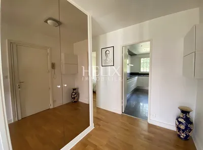 A Saint Wandrille , à 10 minutes à pied du RER A, bel appartement de 3 pièces avec balcon et hobby room, parking