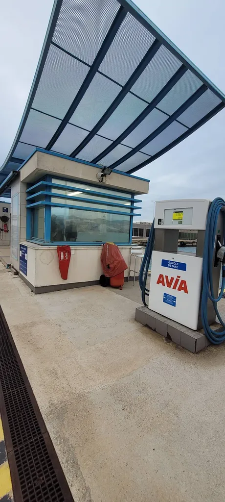 Pose film solaire sur vitres bâtiments Cannes 06