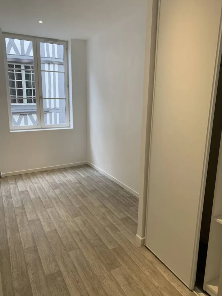 Situé au 2ème étage