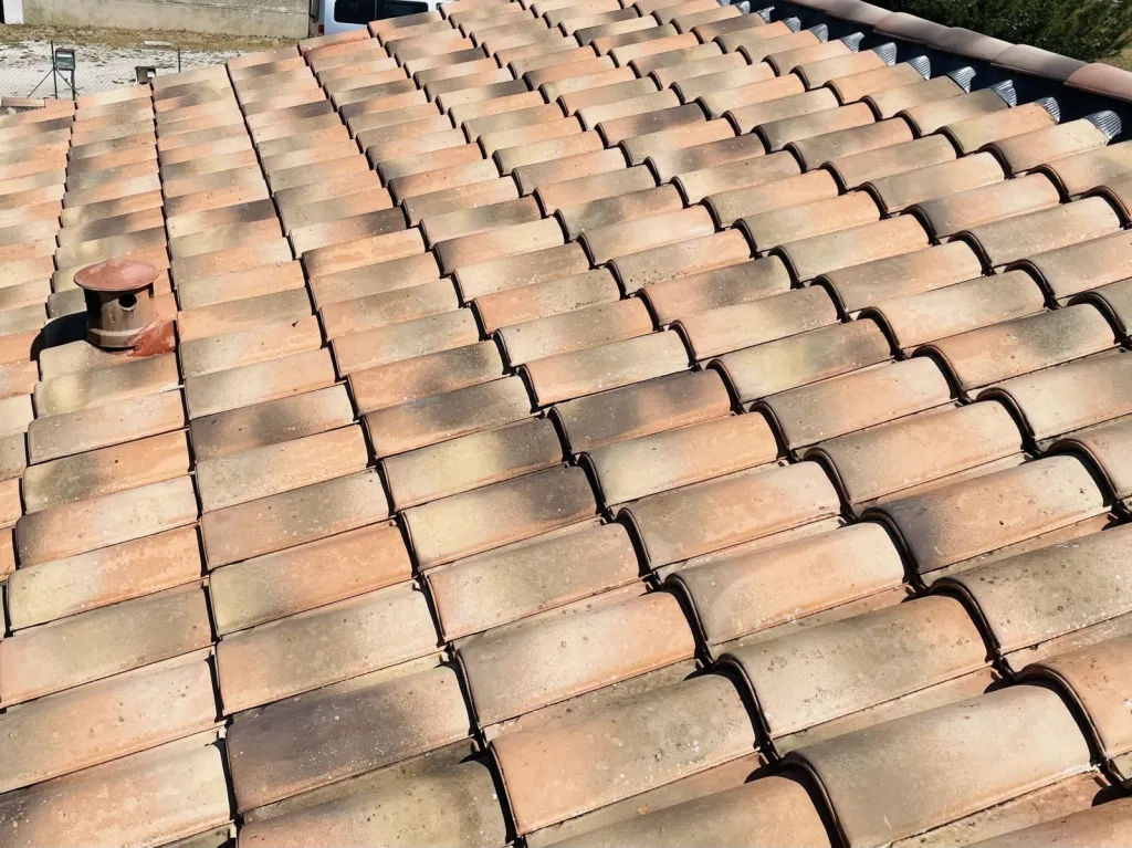 toiture avec nettoyage sur bouc bel air