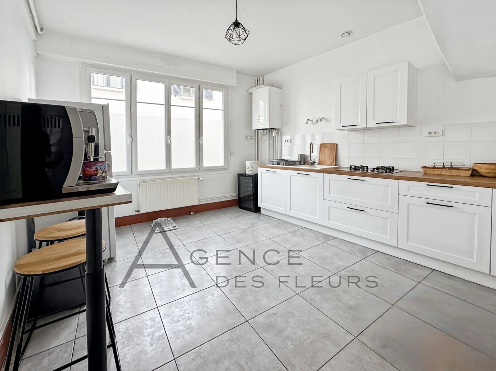 A vendre, jolie maison lumineuse de 1840 de 104 m² sur un terrain de 133m² située au Neubourg