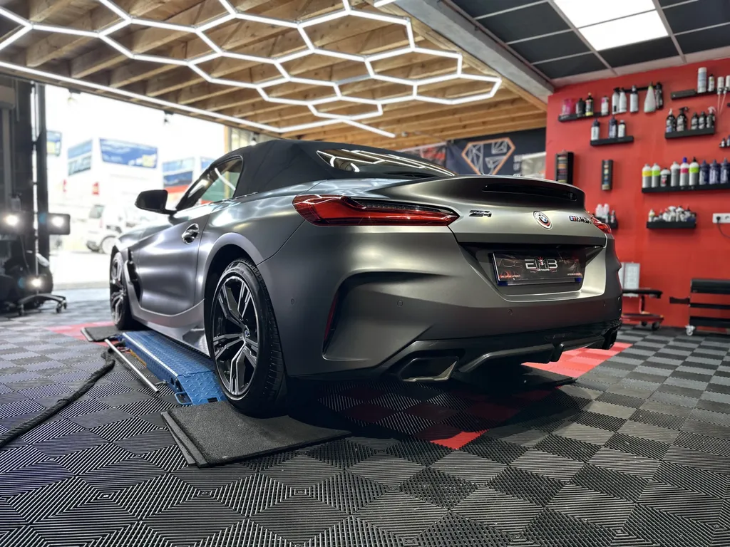 Traitement céramique Gyeon sur BMW Z4 Matte – EMB Detailing à Vaugneray (près de Lyon)