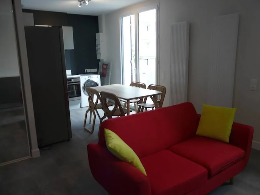 T3 talence avec cuisine bien équipée