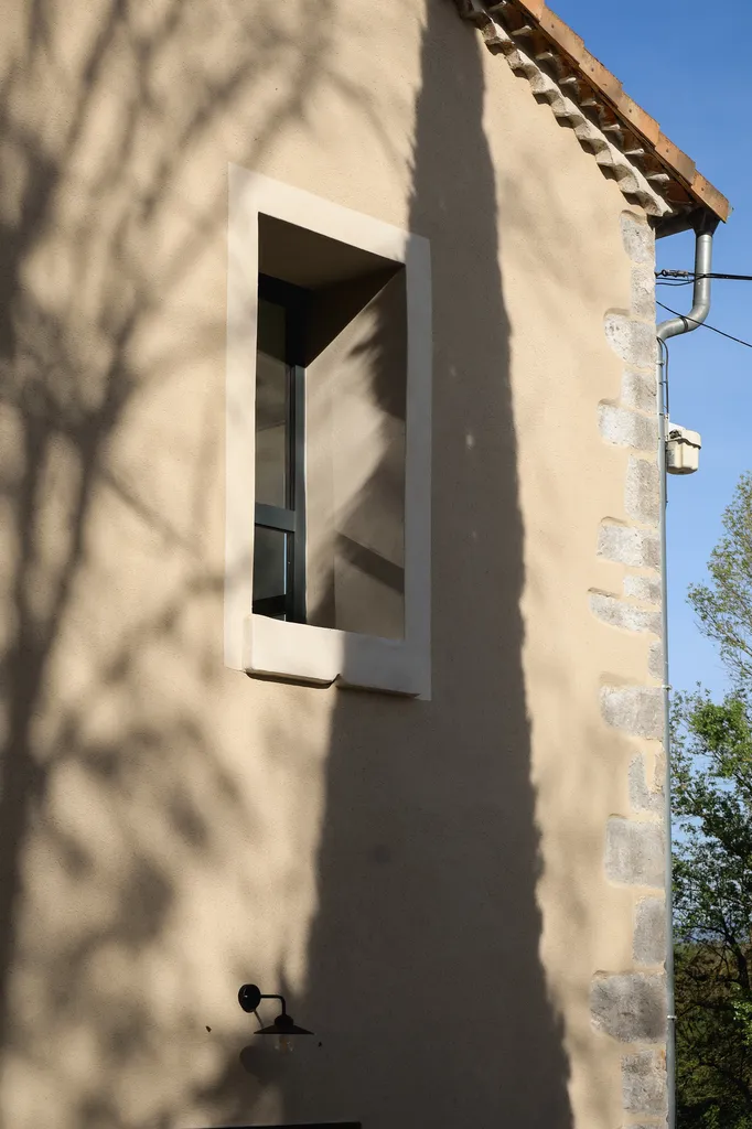 Fabrication et pose sur mesure à Sampzon : des menuiseries aluminium, durables et soignées signées RG Aluminium à Joyeuse