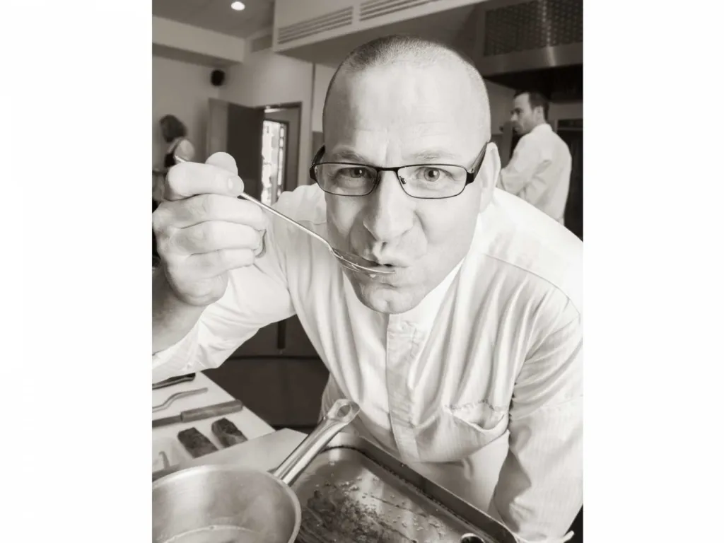 Reportage photographique culinaire à Lyon chef en cuisine Marc de Passorio