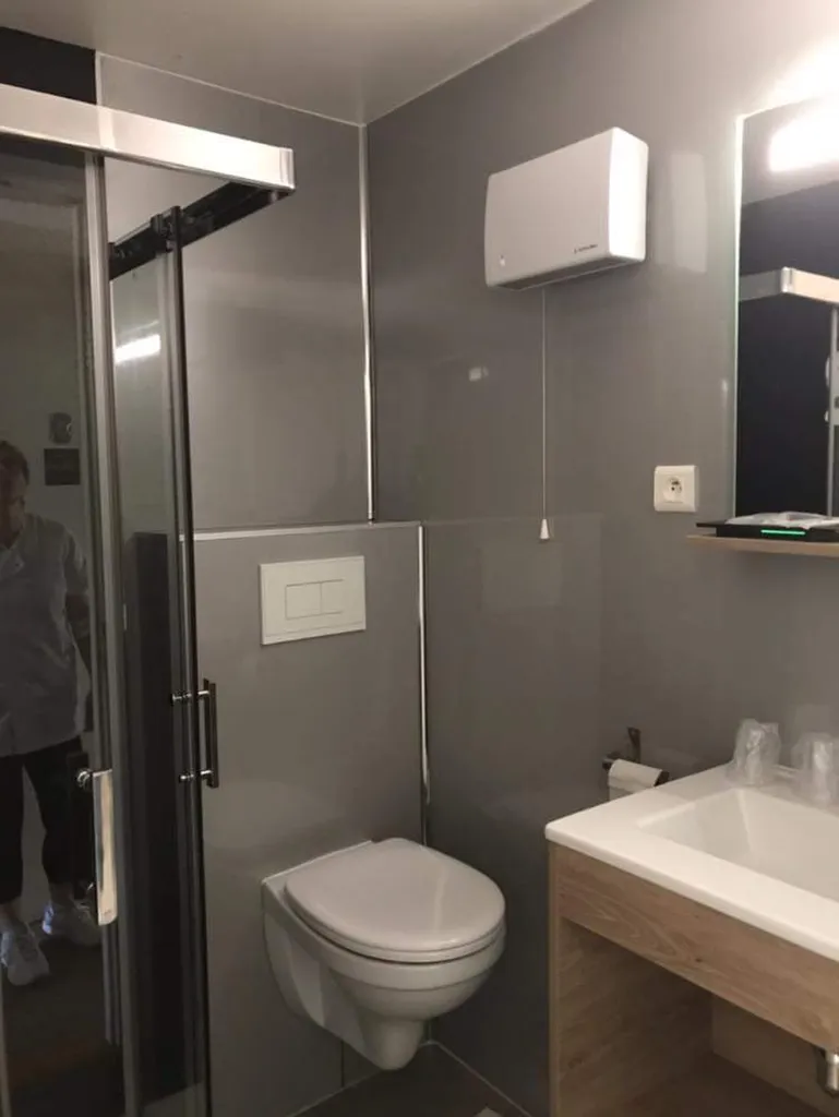 Prix douche senior sécurisée à Nice
