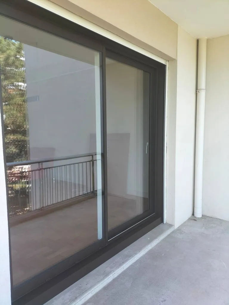 Installation de menuiseries en aluminum double vitrage à Vaise, Lyon 69009