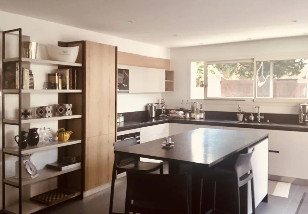 Vente et pose d'une cuisine italienne haut de gamme vintage à La Cadière d'Azur dans le 83