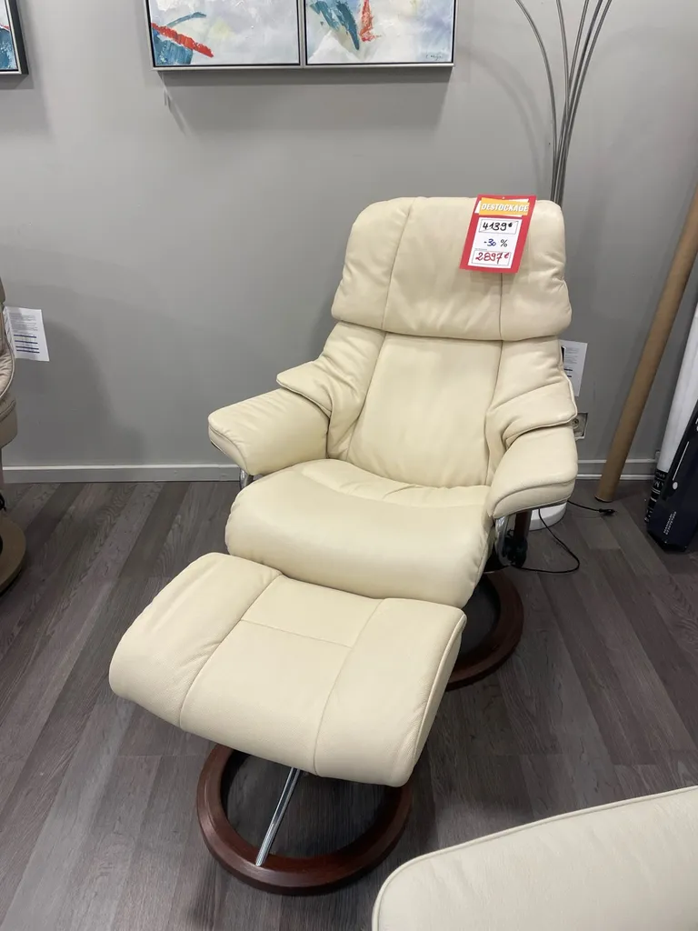 Promotion Fauteuil + Pouf Stressless Reno en cuir à Hyères près du Pradet