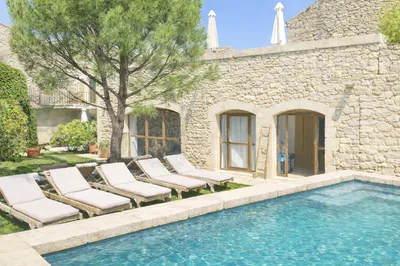 Pierre Naturelle d’Exception sur la Côte d’Azur : FRANCEPIERRE, Signature des Plus Belles Villas entre Grasse et Cannes