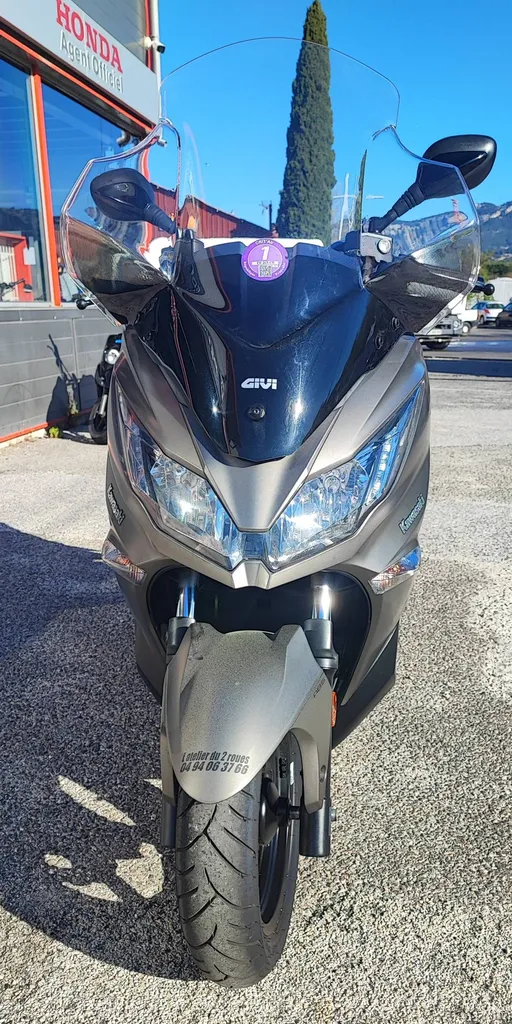 KAWASAKI J300 DU 10/2017 AVEC 36000 KM.