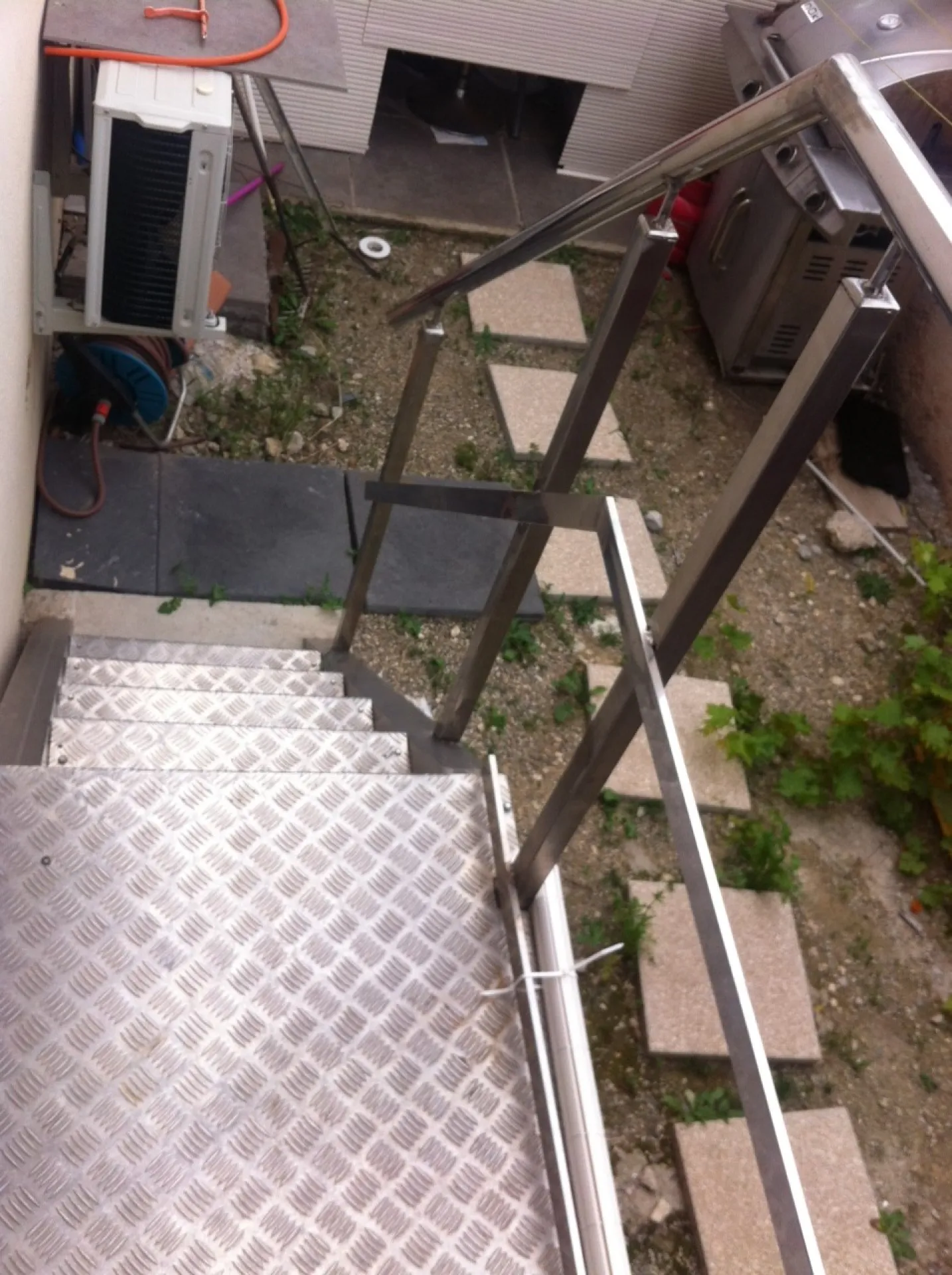 FABRICATION ET POSE PASSERELLE D ACCES DANS LA REGION PACA
