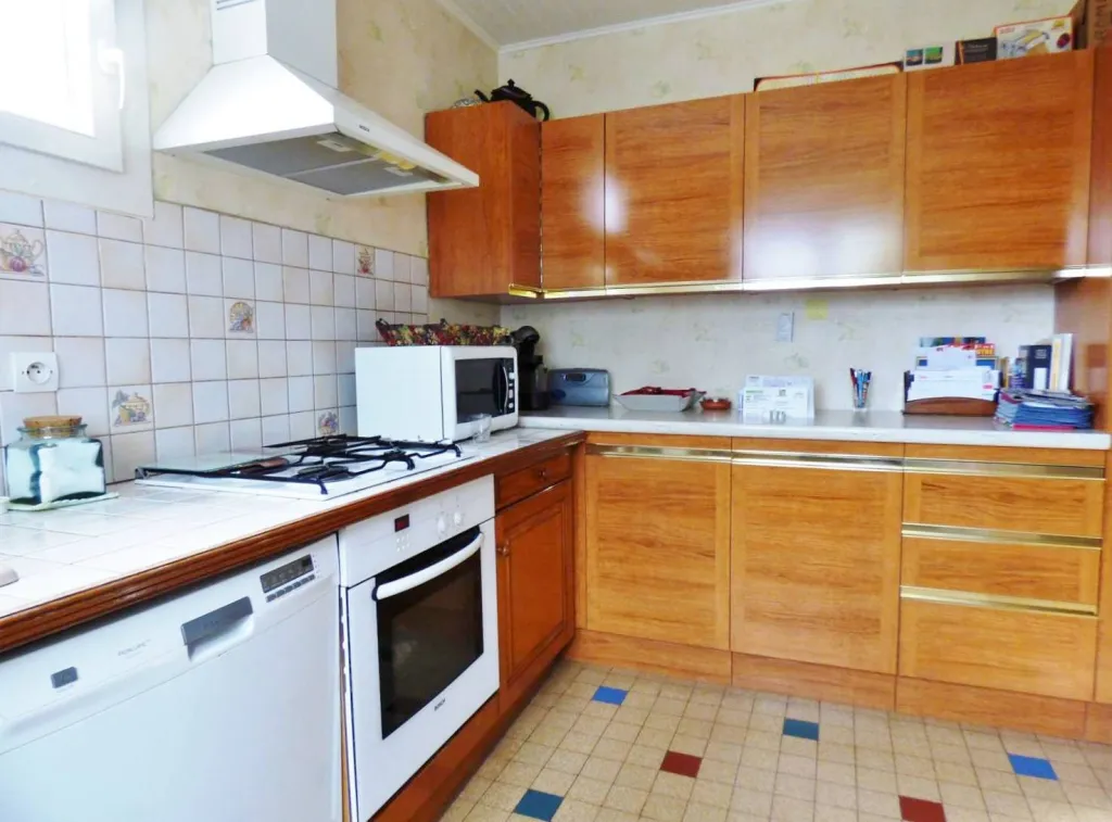 Cherche à acheter maison à étage proche écoles et commodités à st pierre lès elbeuf 76