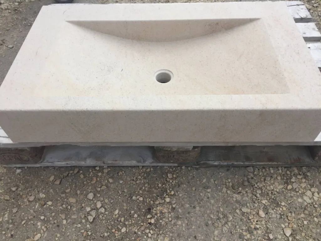 Taille de pierre naturelle atelier proche Uzès, Bagnols-sur-Cèze, Orange et Avignon