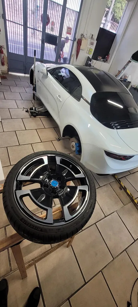 pose film solaire pas cher sur véhicule de prestige et protection céramique