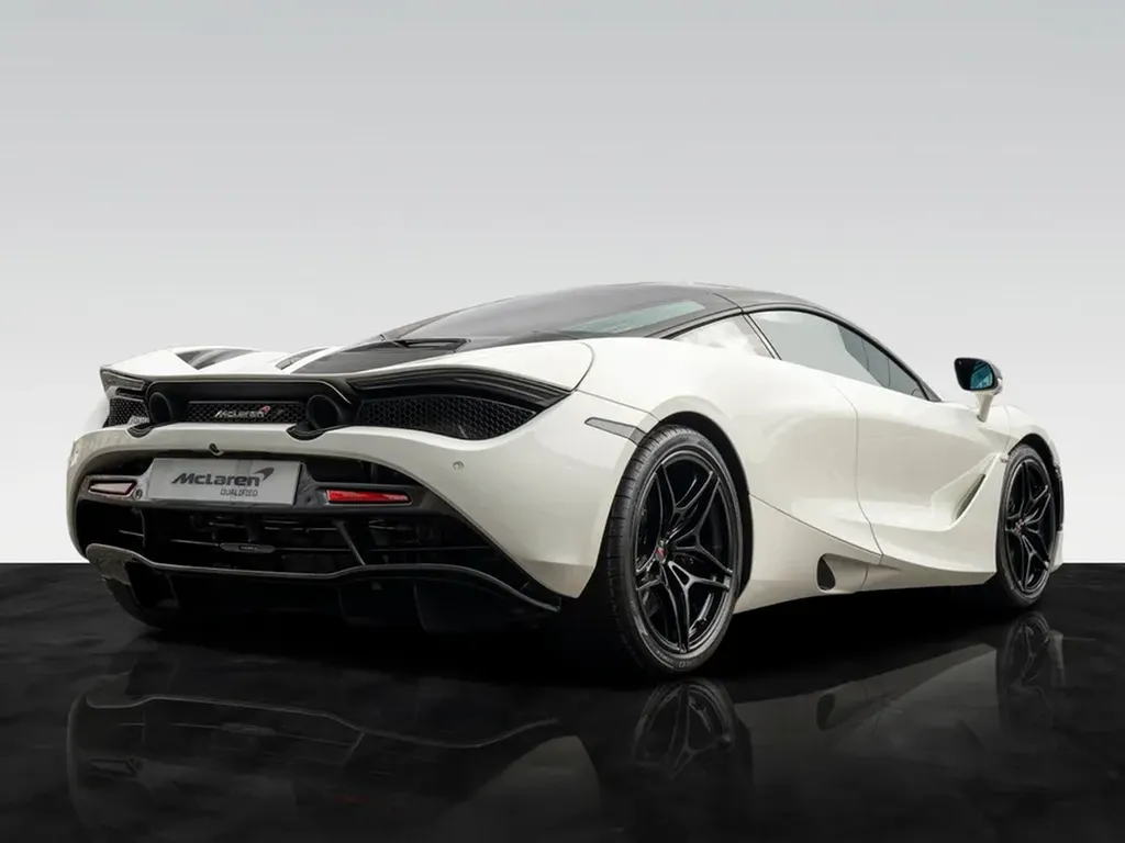McLaren 720S arrière diffuseur carbone échappement central Bordeaux