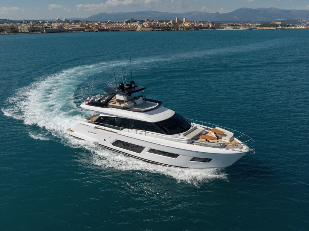 Polissage et Traitement céramique GTECHNIQ MARINE par Riviera Detailing spécialiste de la protection sur la Côte d’Azur 