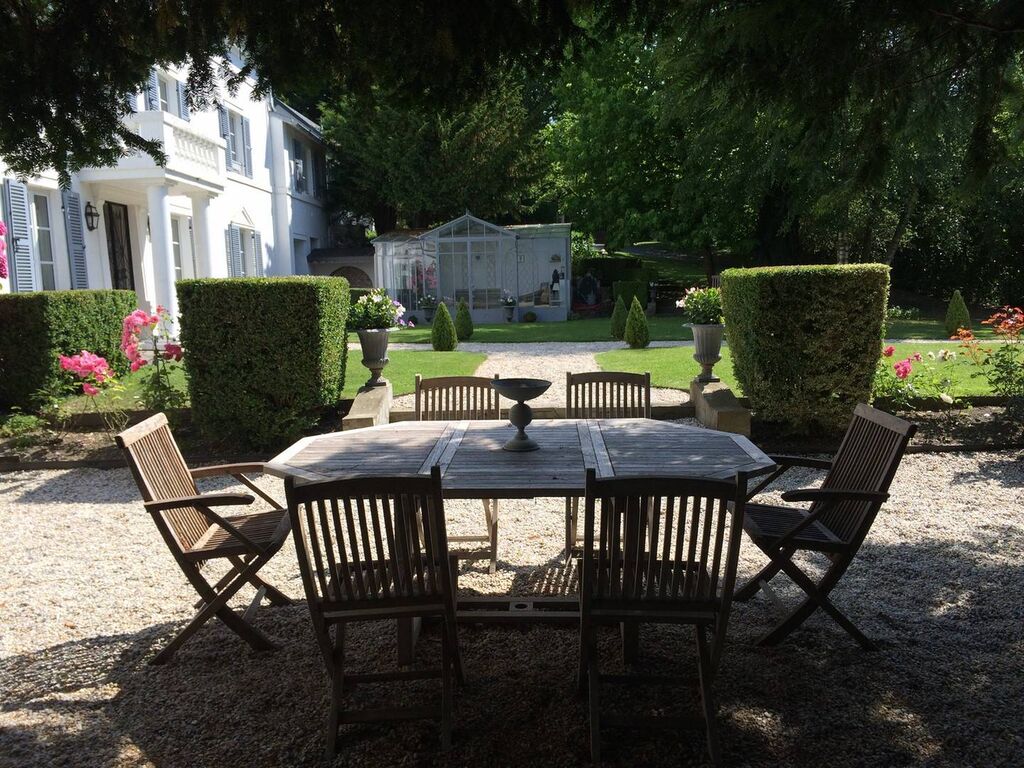 A vendre, Lisieux, propriété de famille