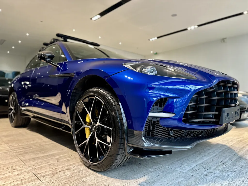 Traitement céramique Aston Martin DBX proche Brignais 