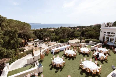 Un Mariage Glamour et Elégant dans une Villa somptueuse avec vue sur la mer à Hyères dans le Var