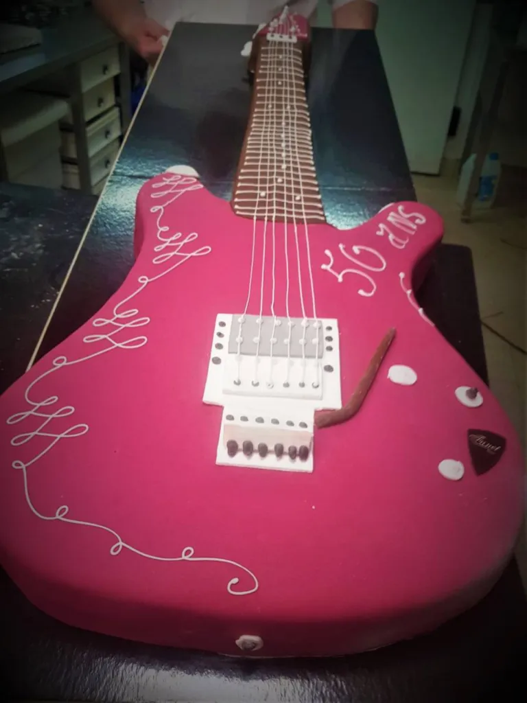 Framboisier en forme de Guitare