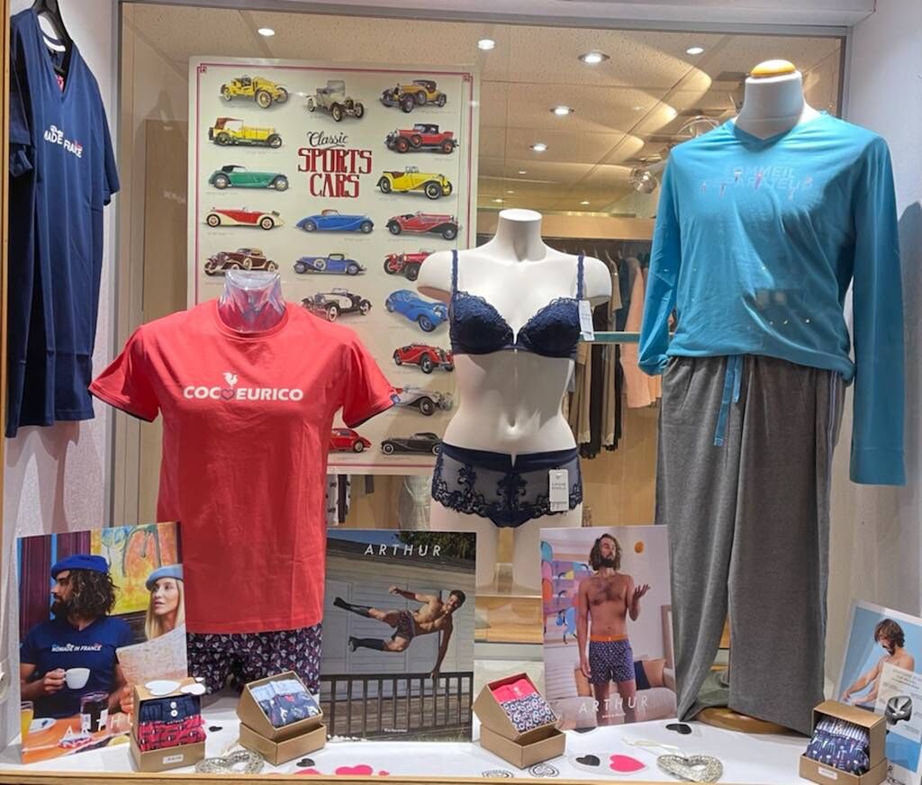 Vente d'une lingerie avec trois vitrines et bonne rentabilité, dans la région de Pont-Audemer 27500