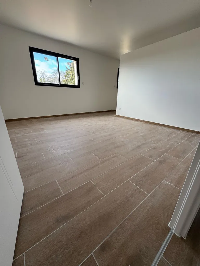 Peinture, enduit maison neuve finition veloutée avec murs de décoration près du Neubourg